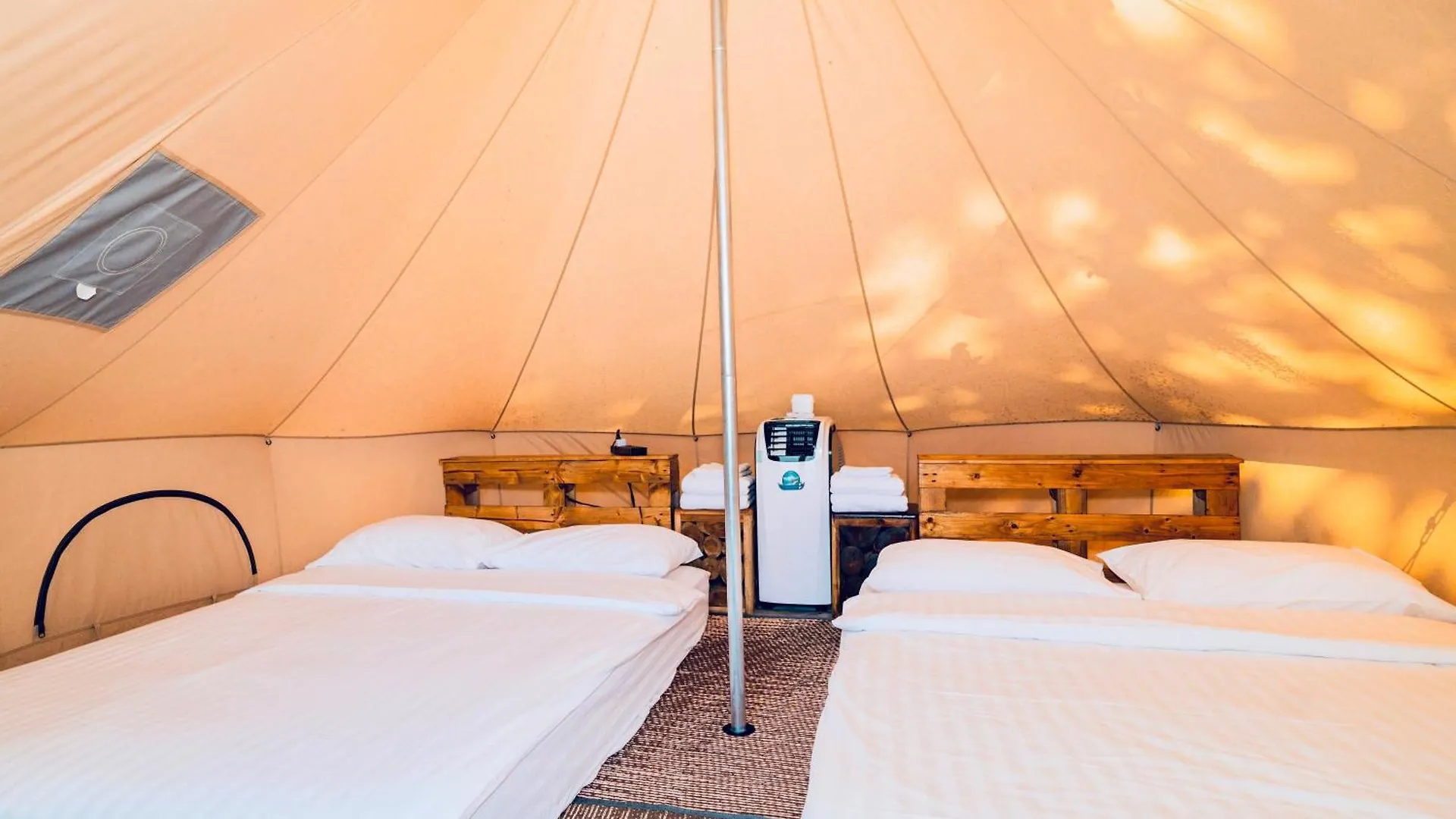 Natures Edge Beachfront Luxury Glamping Tau-sziget 0*,