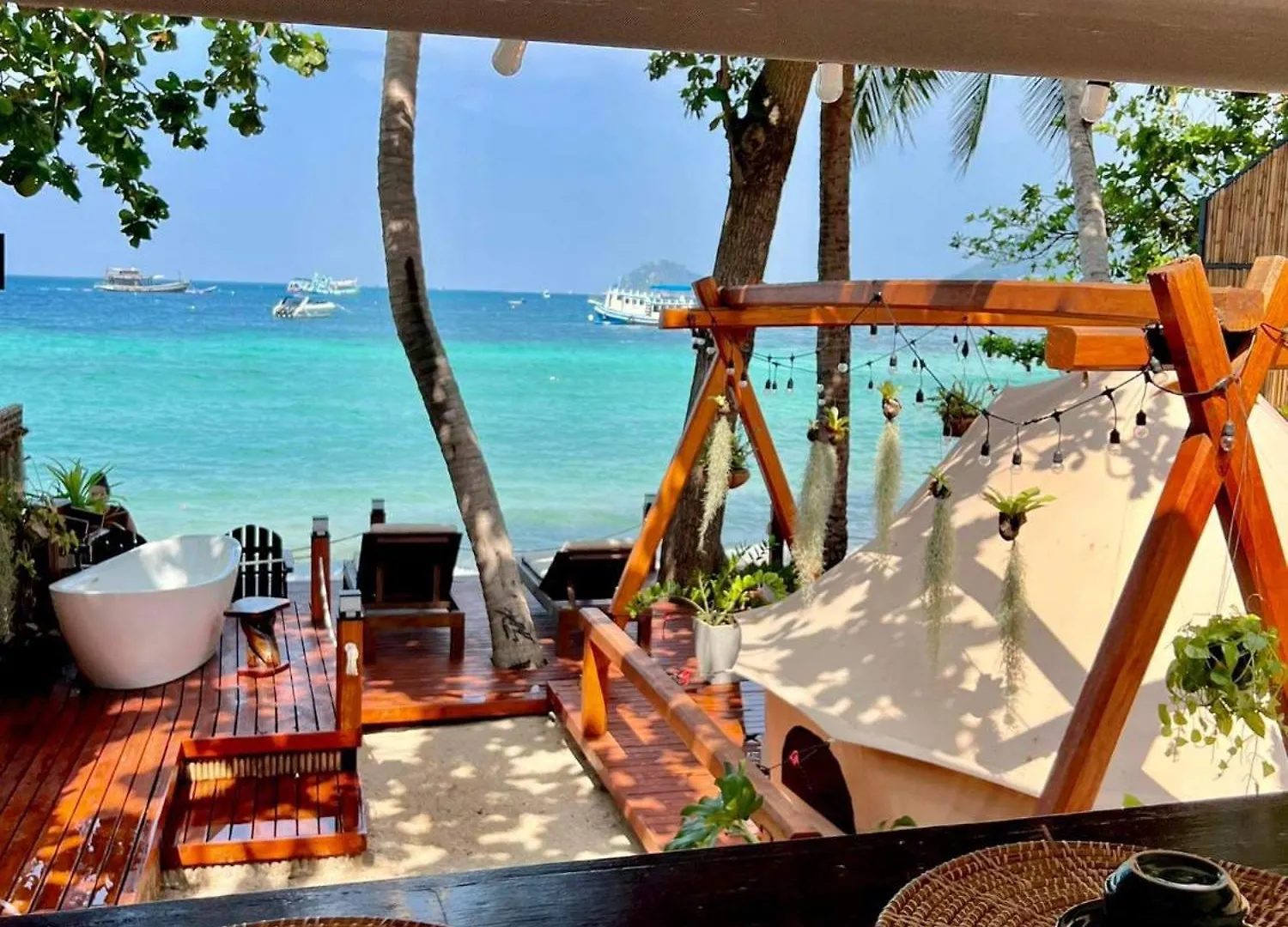 Natures Edge Beachfront Luxury Glamping Tau-sziget